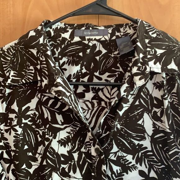 Liz Claiborne Button down 1/2 sleeve shirt brown - Picture 2 of 10